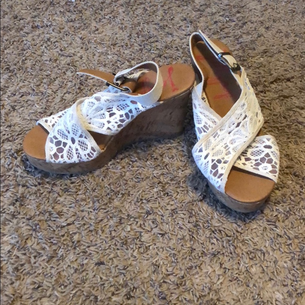 Lace wedges